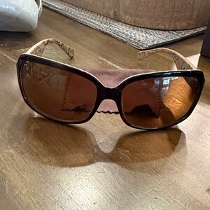 COACH Women's Brown Gradient Sunglasses with Patterned Arms - in case